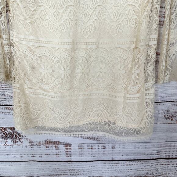 Max Studio Vintage Ivory Lace Illusion Neckline Top, EUC, Size Small - Picture 3 of 9